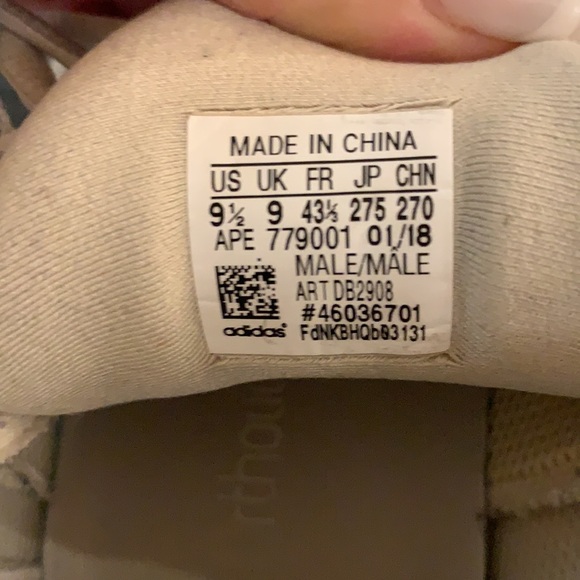 Yeezy 500 - Picture 6 of 14